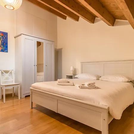Guesthost - Fascino Veneziano A Cannaregio Apartment Venedig