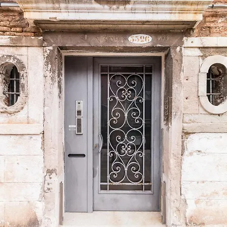 Guesthost - Fascino Veneziano A Cannaregio Venedig